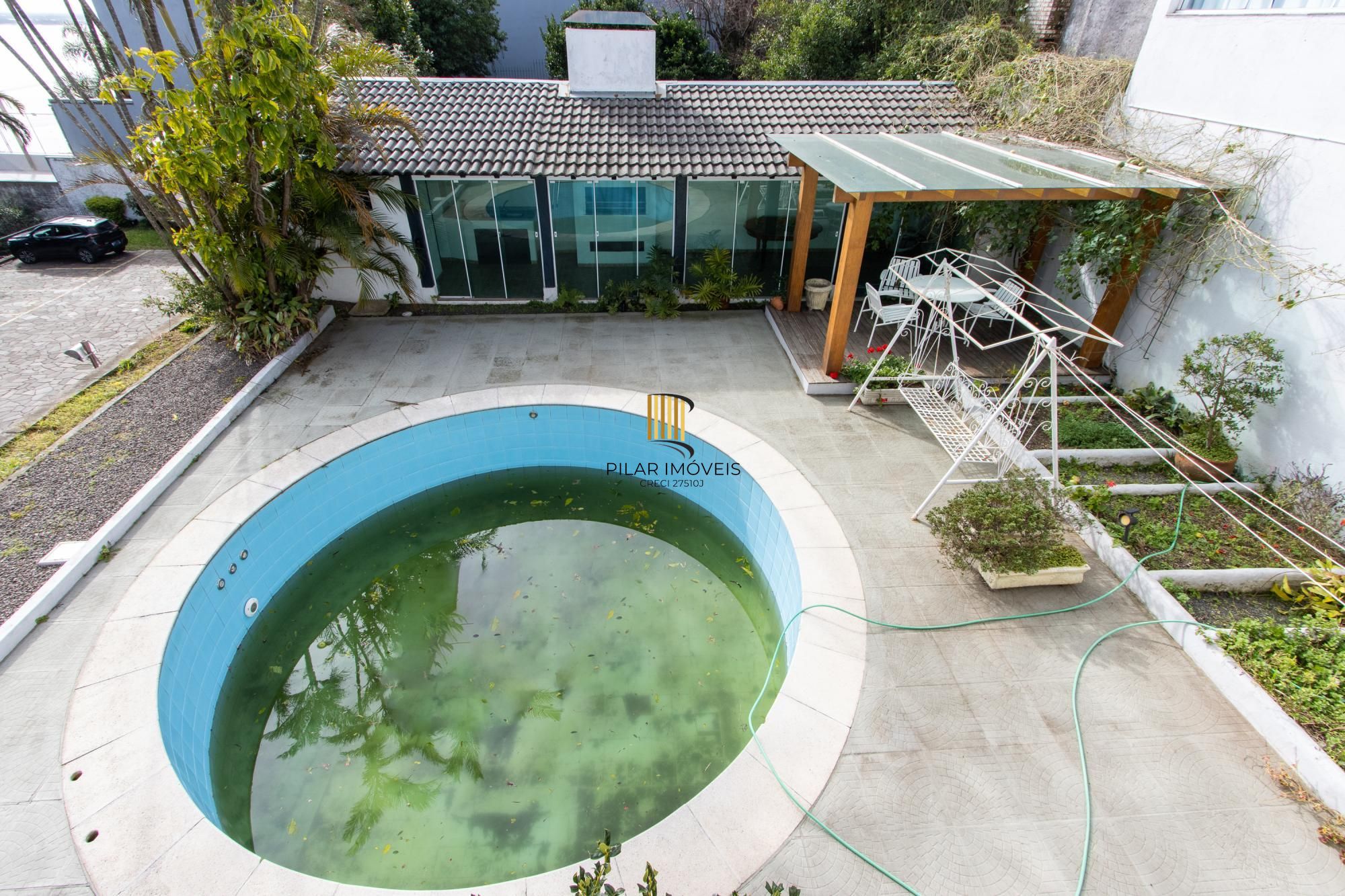 Casa com piscina Bairro Cristal