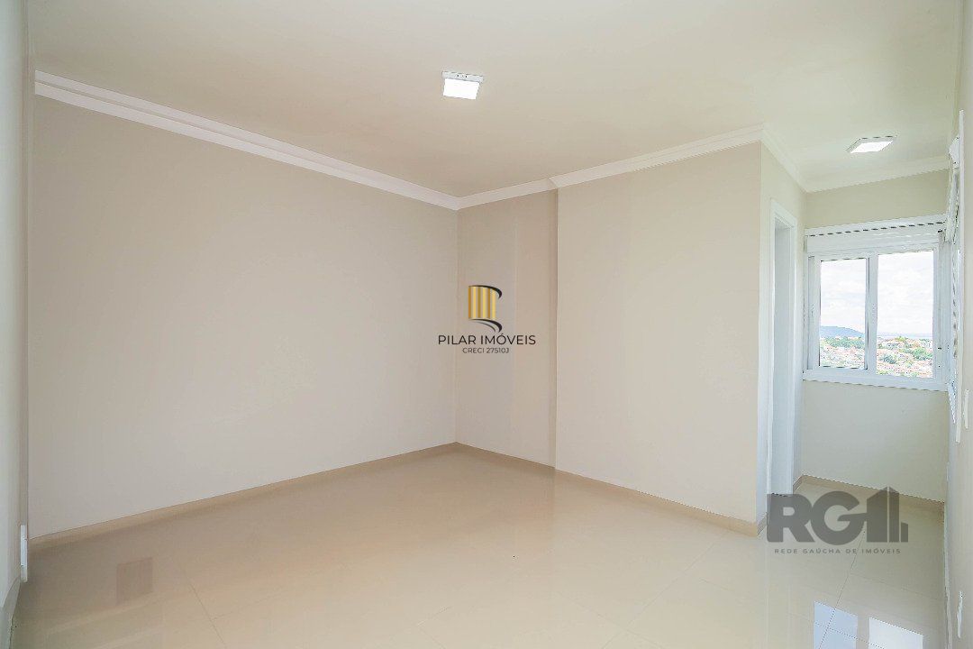 Sobrado, 185 metros quadrados privativo, com 3 quartos, 1 suíte, Living e cozinha integrados, lareira, churrasqueira, lavabo e 2 vagas de garagem.                       e 2 vagas de garagem