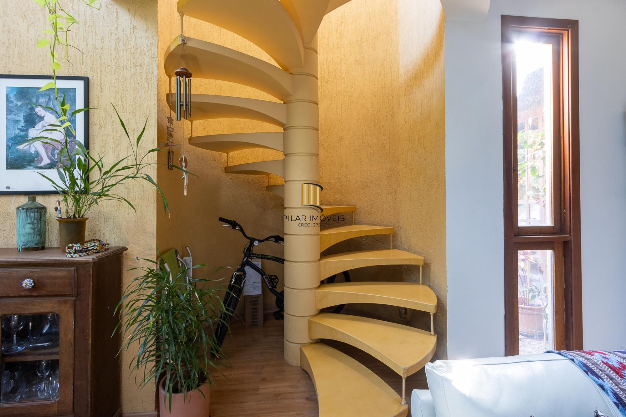 Casa em condomínio á venda com 6 dormitórios em Porto Alegre