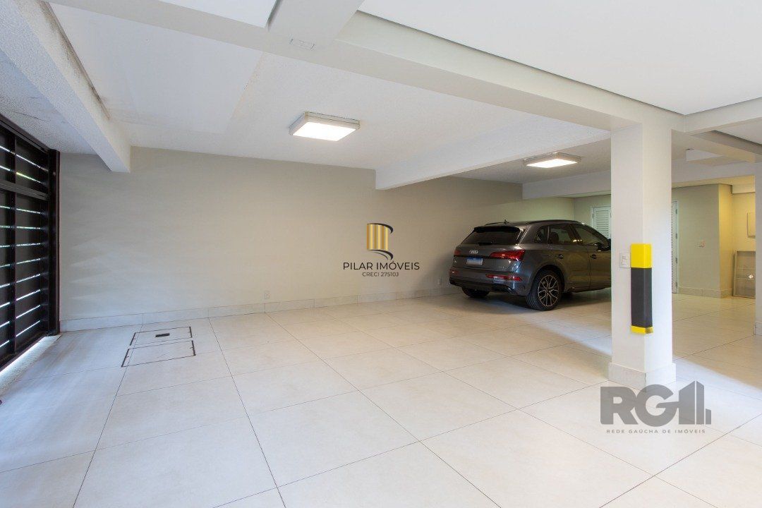 Casa em condominio, mobiliada com 741m² privativos , com 3 suítes- master