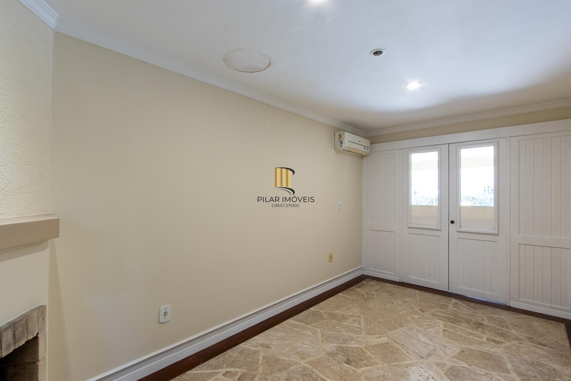 Casa condomínio, no bairro Tristeza, 175,17m² área privativa,03 dormitórios 01 suíte e 02 vagas!