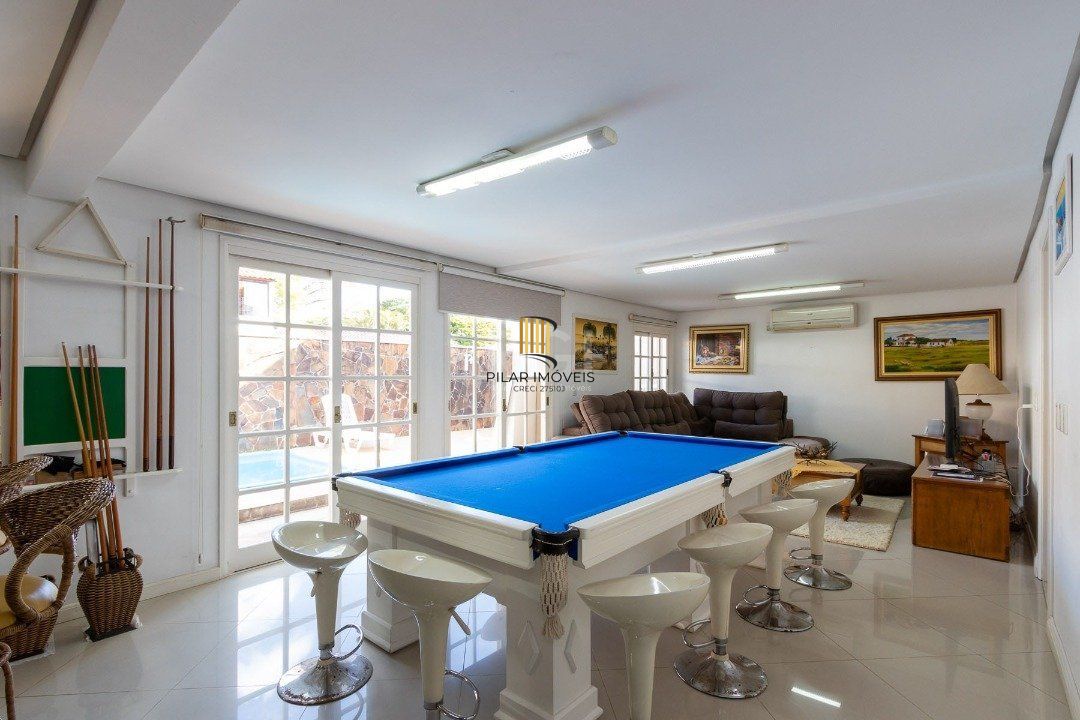 Casa Condominio para Venda - 300m², 4 dormitórios, sendo 2 suites, 2 vagas - Ipanema