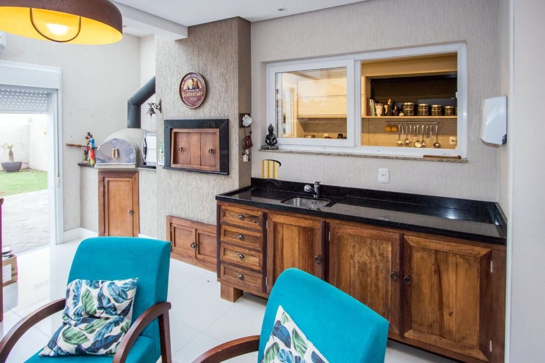 Casa para Venda - 147.3m², 3 dormitórios, sendo 1 suites, 3 vagas - Guarujá