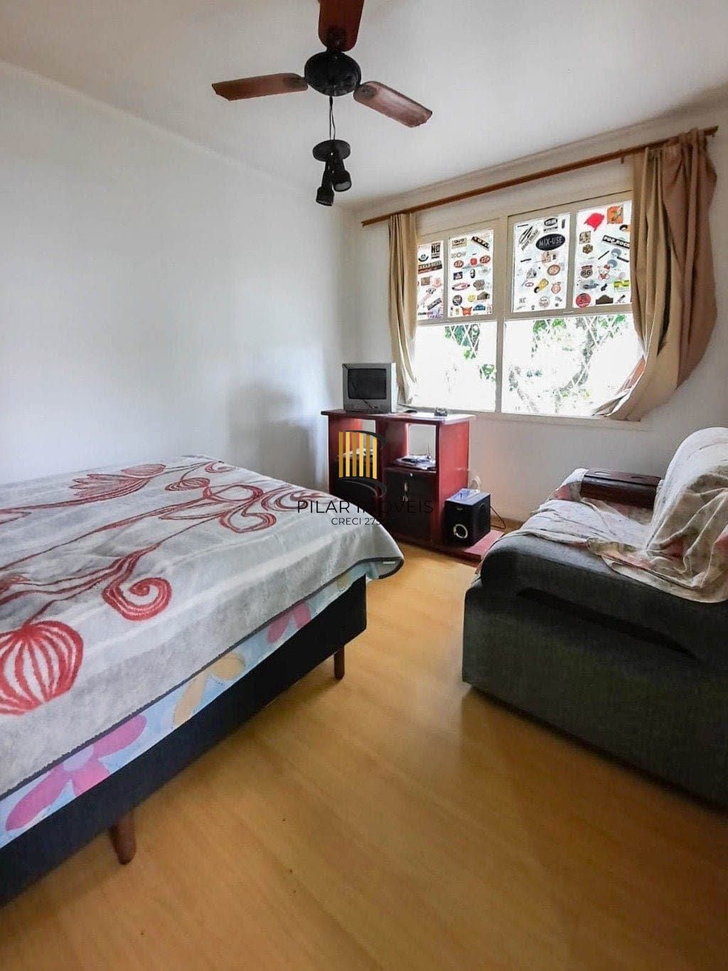 Apartamento de 2 dormitórios á venda no bairro Cristal em Porto Alegre.