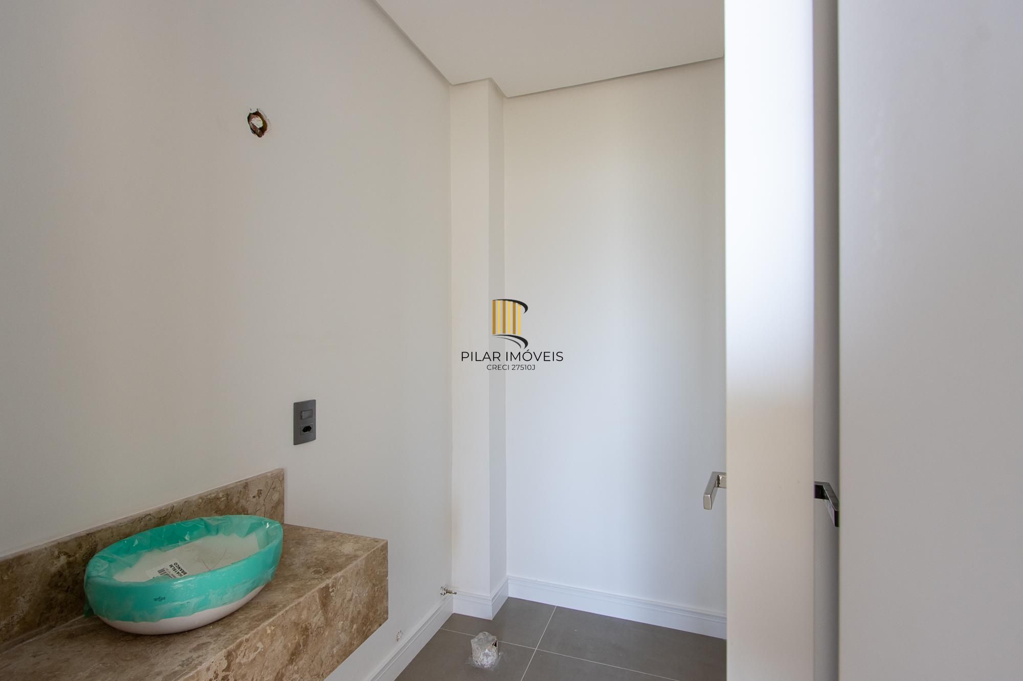 Casa em condomínio com conforto e exclusividade no bairro Tristeza