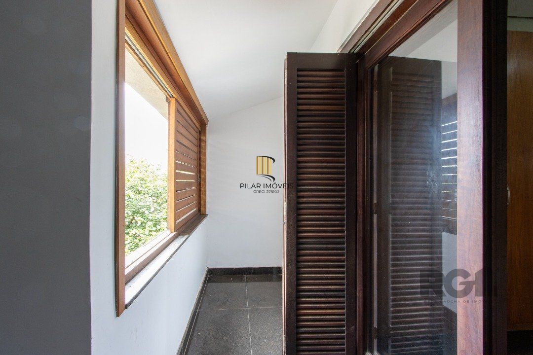 Casa 4 dormitórios no bairro Cristal