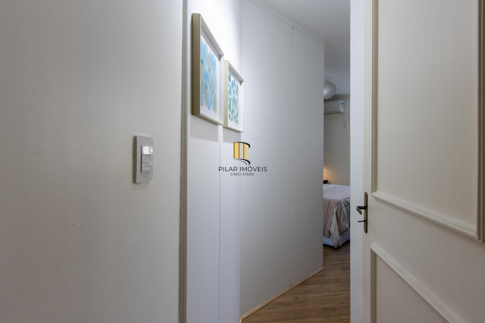 Oportunidade - Casa  Confortável de 3 Dormitórios na Zona Sul de Porto Alegre.