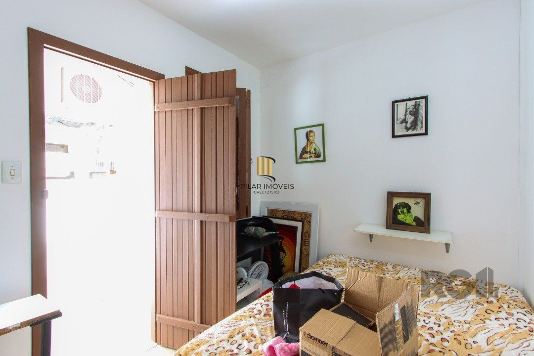 Casa térrea com  hall de entrada ,4 dormitórios
