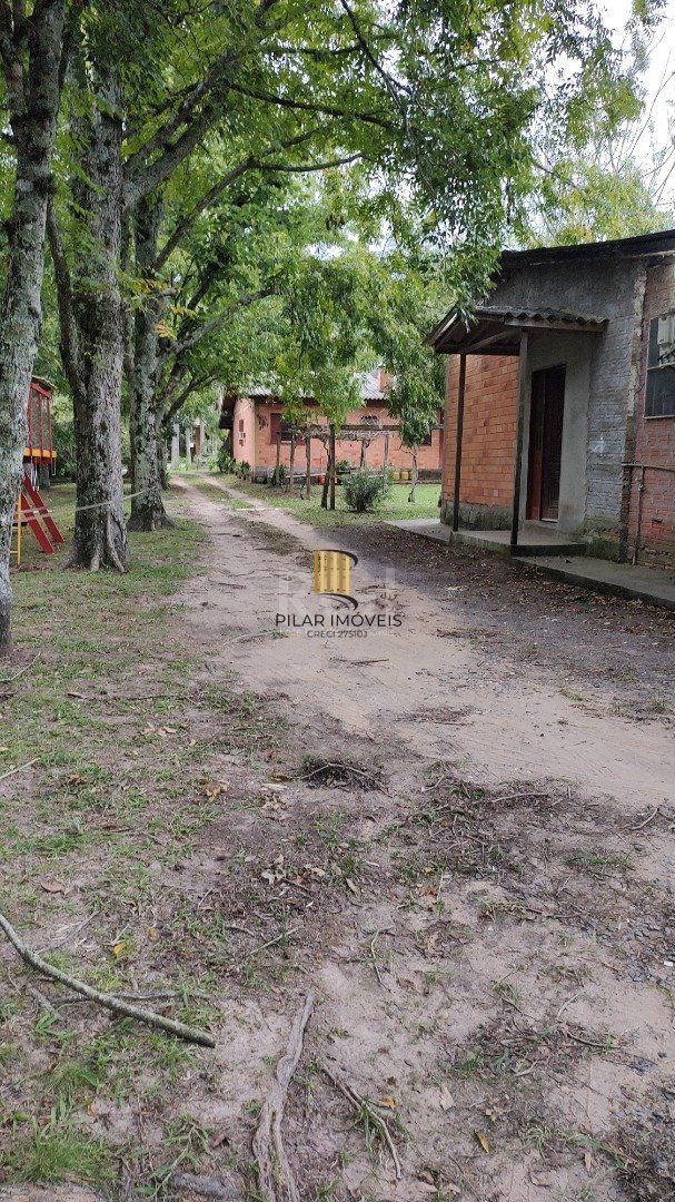 Sitio à venda no Lami, com 2 casas térreas, com 4 quartos cada uma