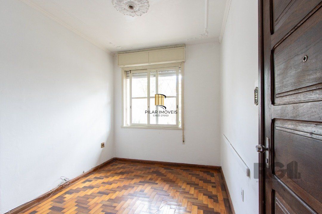 Apartamento térreo, com pátio, 2 quartos - Bairro Menino Deus
