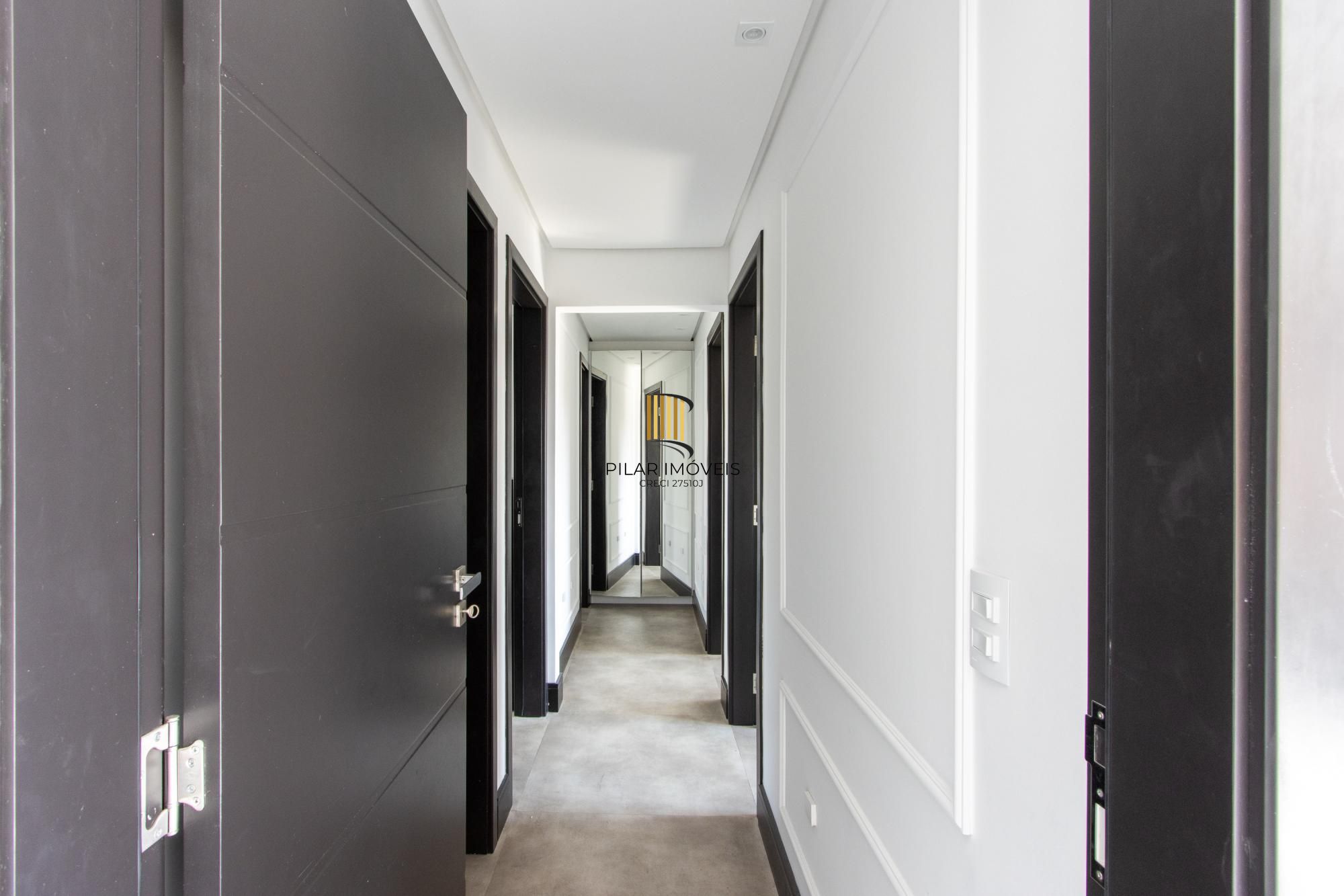 Apartamento 4 dormitórios no bairro Passo da Areia