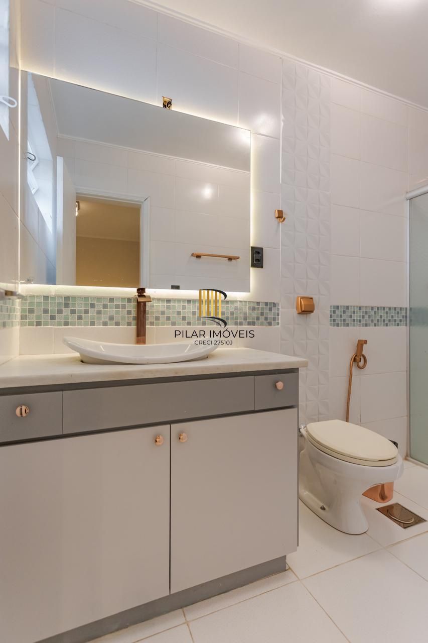 Casa de 3 dormitórios á venda no Jardim Lindóia em Porto Alegre