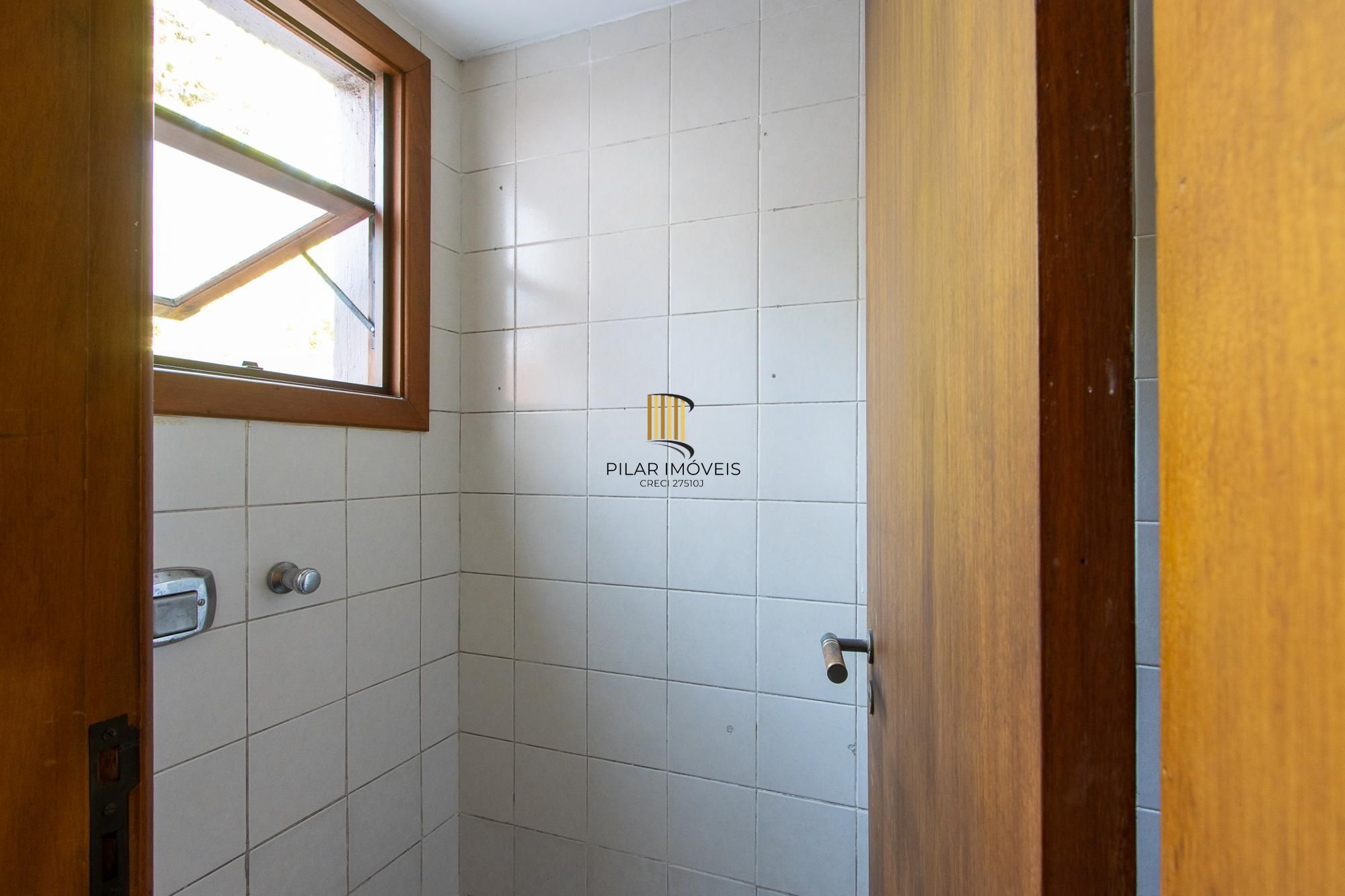 Apartamento bairro Cavalhada com 03 dormitórios, gabinete e 2 vagas 134,35m2 privativos!