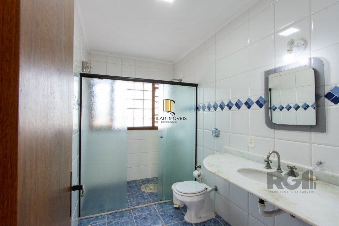 Casa 4 dormitórios no bairro Ipanema