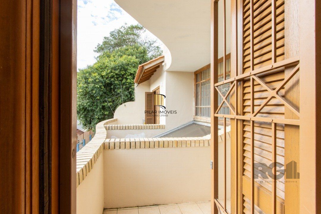 Casa 4 dormitórios no bairro Ipanema