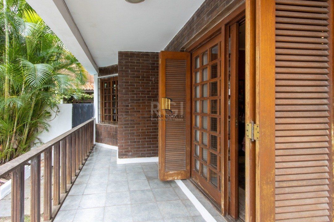 Casa 5 Dormitório(s) Bairro Tristeza