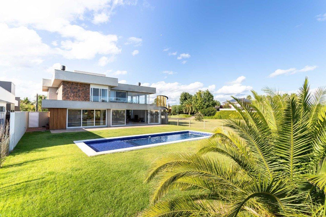 Casa Condominio para Venda - 380m², 3 dormitórios, sendo 3 suites, 6 vagas - Terra Ville