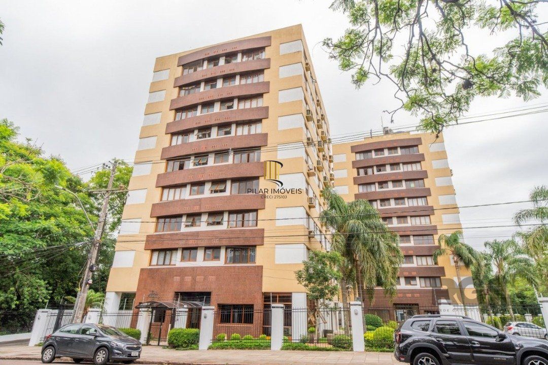 Ótimo apartamento, reformado , dois dormitórios e uma suíte, vaga escriturada.