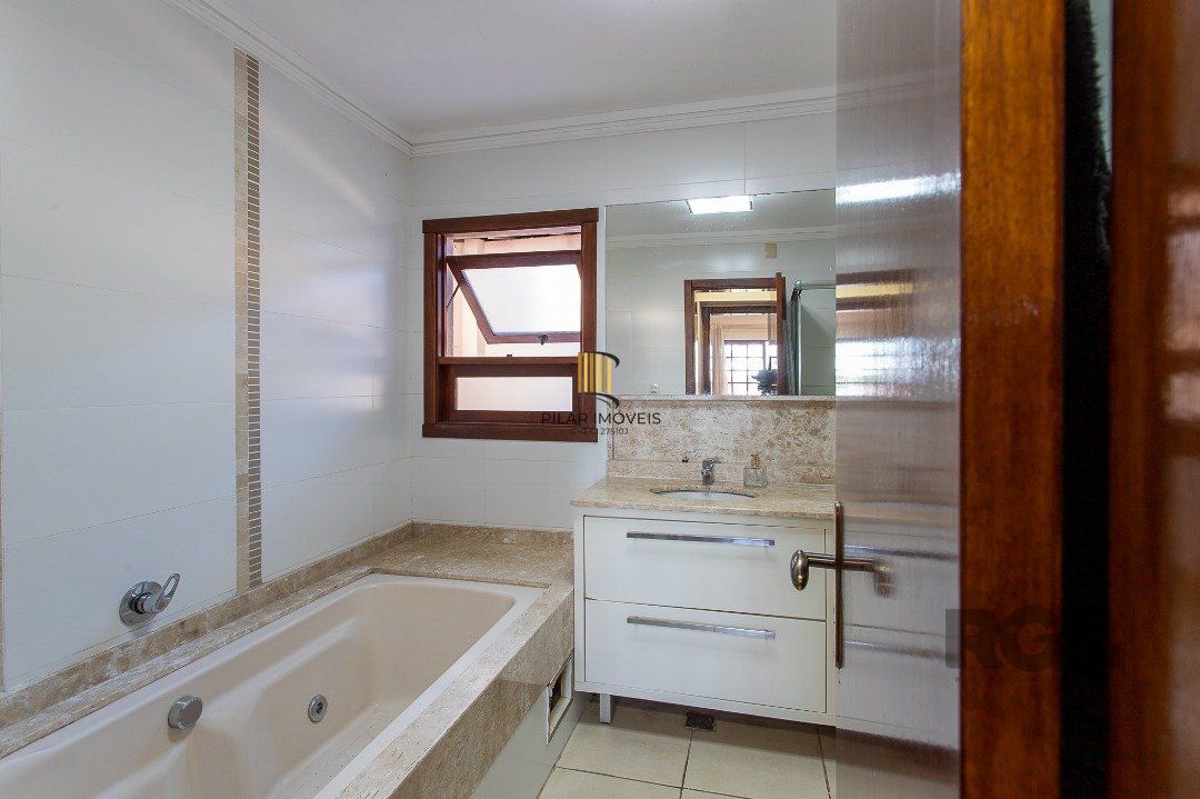Casa 3 dormitórios no bairro Vila Nova