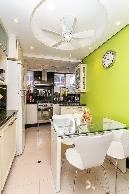 Apartamento para Venda - 110.55m², 3 dormitórios, sendo 2 suites, 1 vaga - Petrópolis