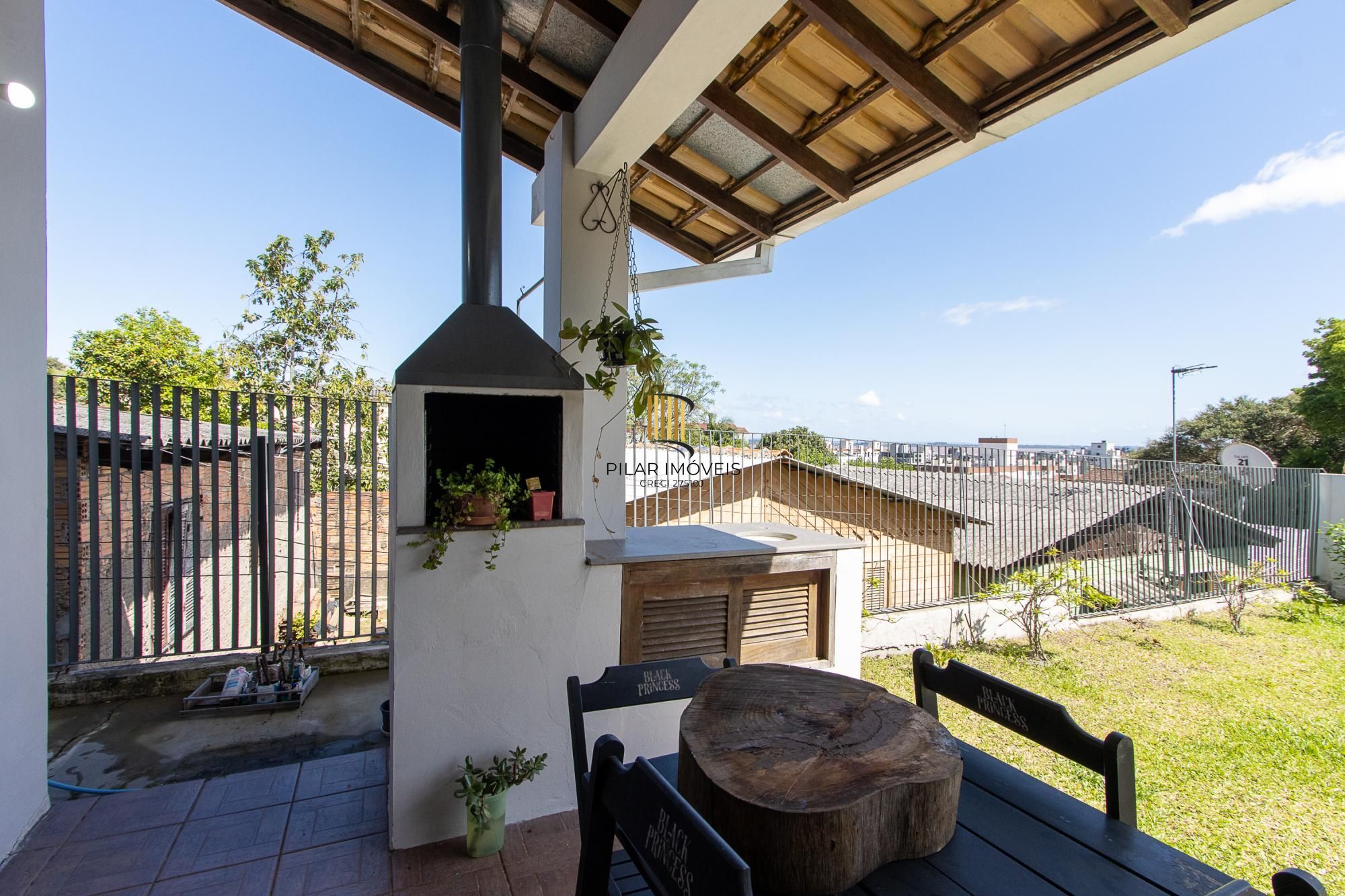 Casa 3 dormitórios no bairro Tristeza