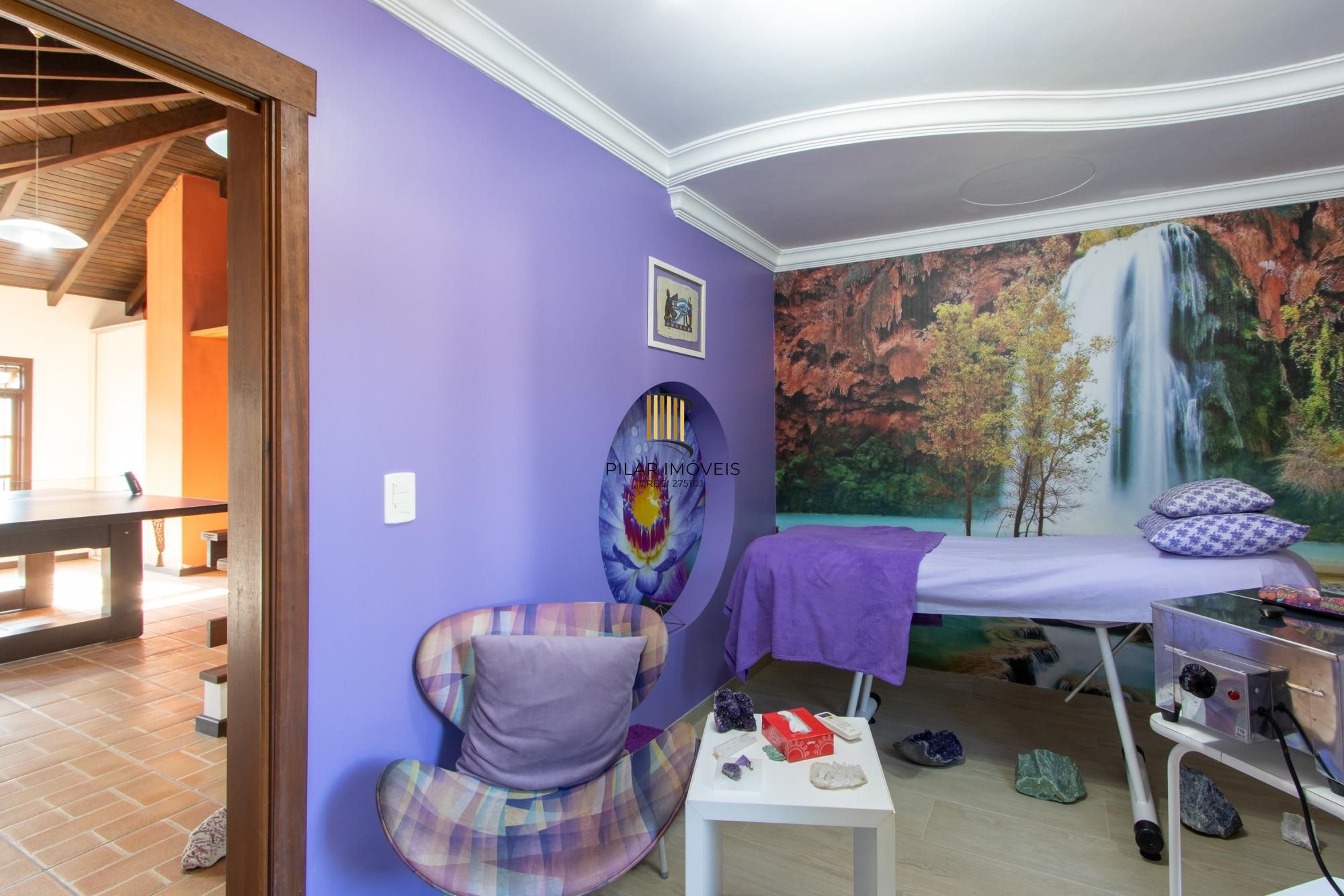 Casa com 3 quartos e 357m² à venda em Tristeza, Porto Alegre.
