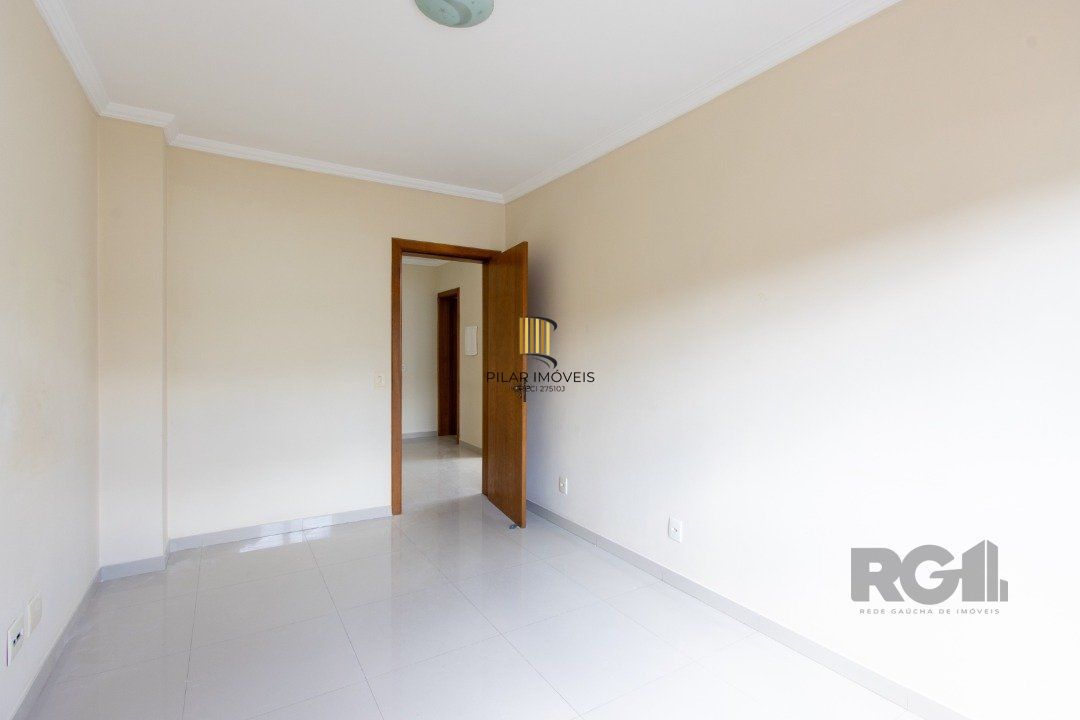 Casa 3 dormitórios no bairro Hípica