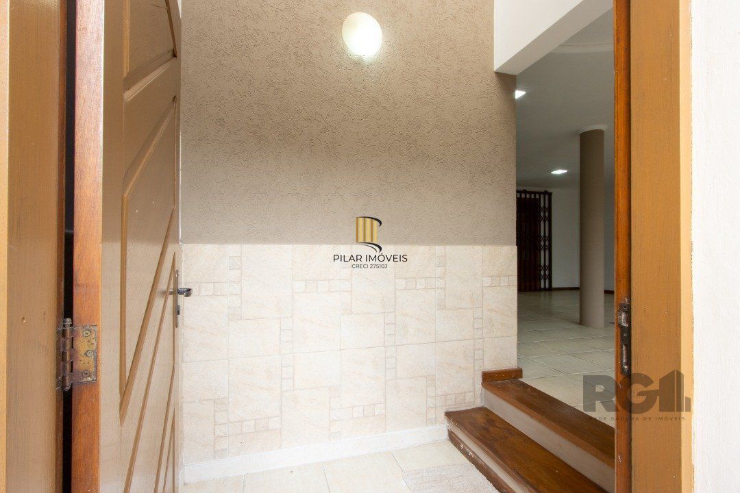 Casa 4 dormitórios no bairro Ipanema