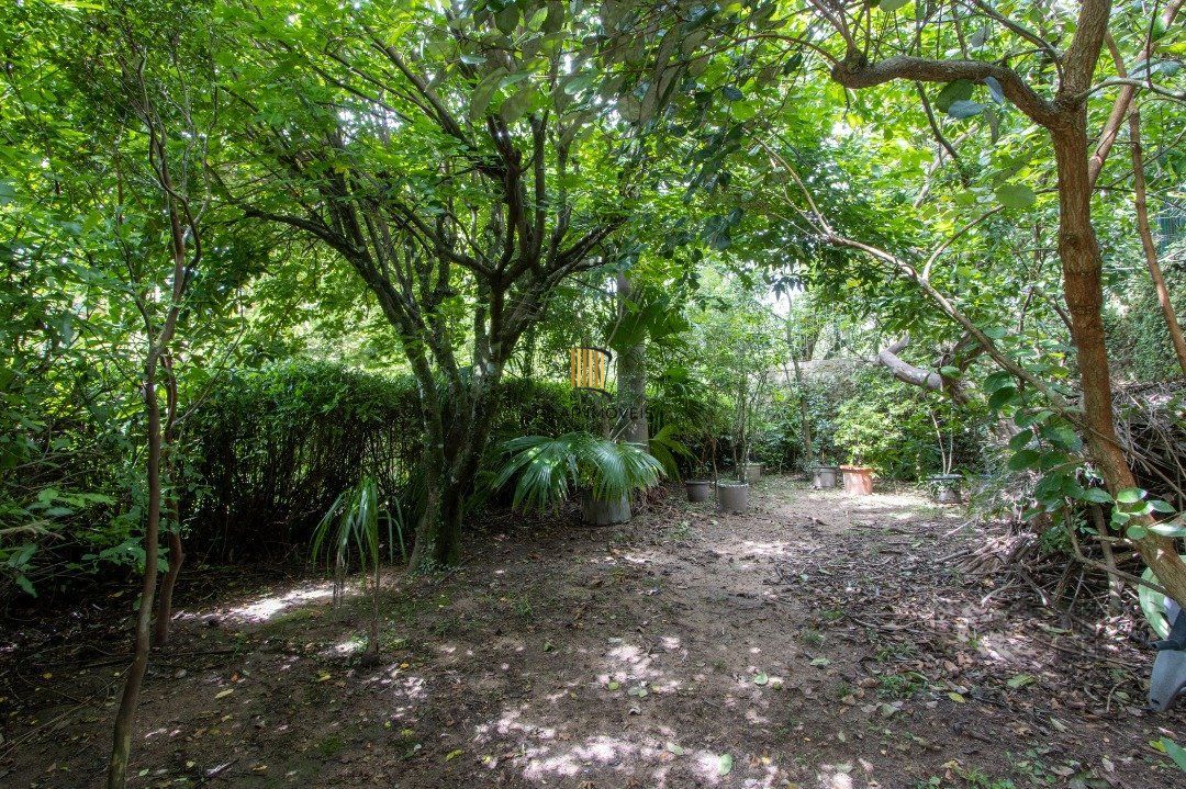 Sobrado com vista para Rio, 3 quartos, 2 suites, pátio, piscina, vaga para 4 carros - Bairro Vila Assunção
