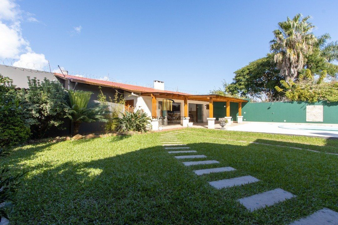 Casa 3 dormitórios no bairro Ipanema