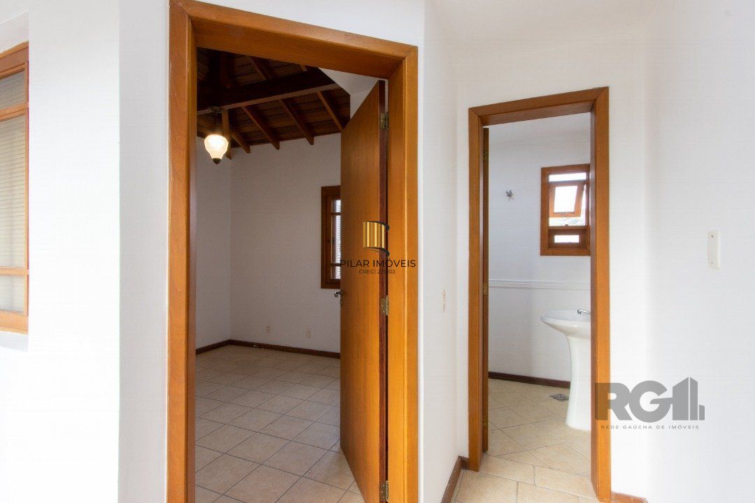 Casa 4 dormitórios no bairro Ipanema
