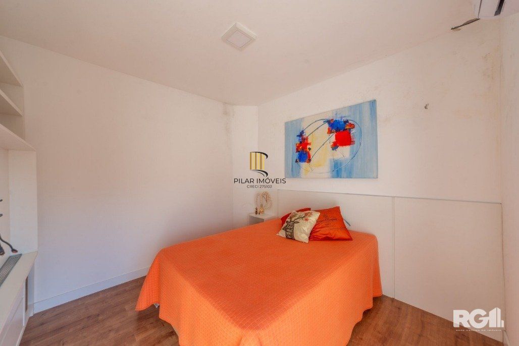 Casa, totalmente mobiliada, 3 dormitórios, 1 uma suíte com closet e sacada