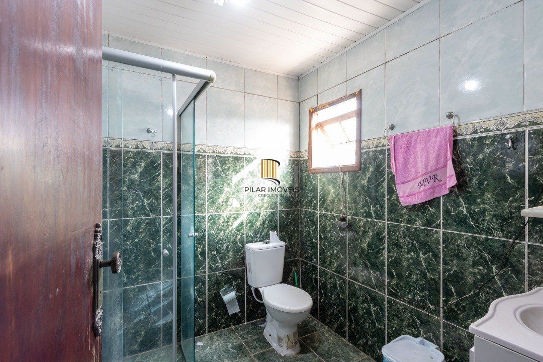 Sobrado para Venda - 300m², 3 dormitórios, sendo 1 suites, 3 vagas - Cavalhada