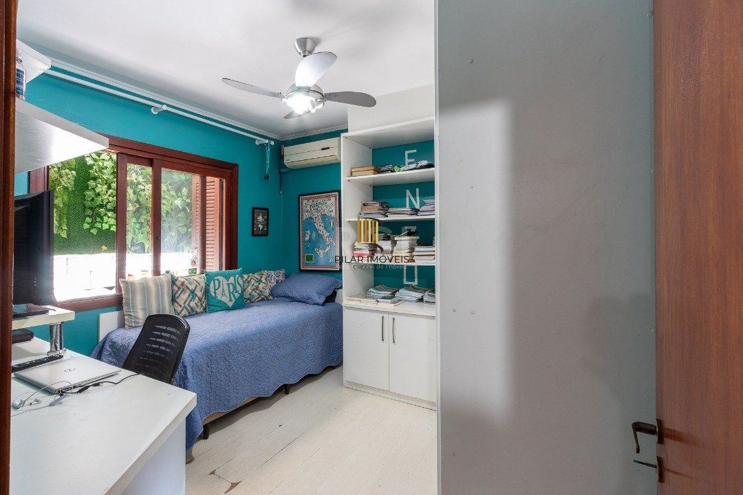 Casa para Venda com 3 dormitórios, sendo 1 suites e 4 vagas no bairro Ipanema