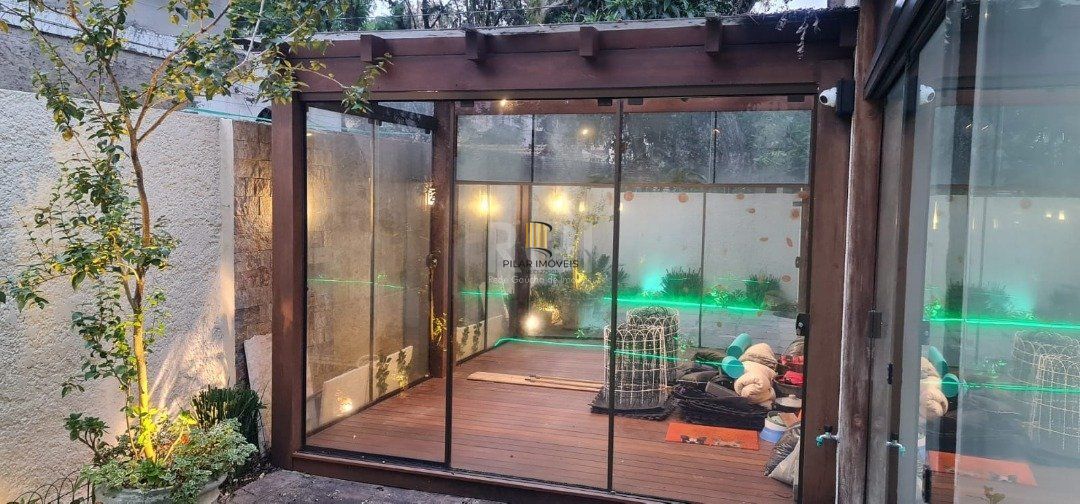 Casa de Condomínio 4 dormitórios no bairro Vila Conceição
