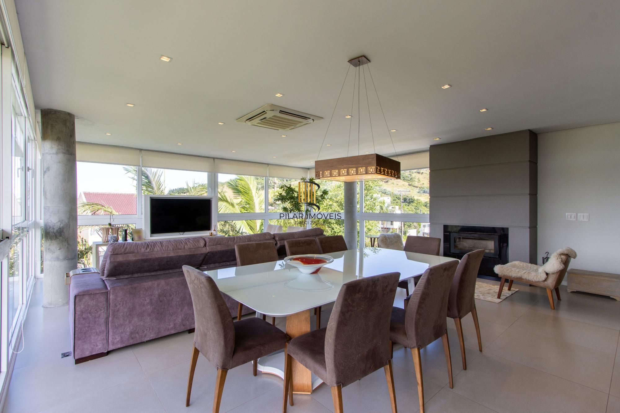 Luxuosa Casa em Condomínio de Alto Padrão com vista para Guaiba