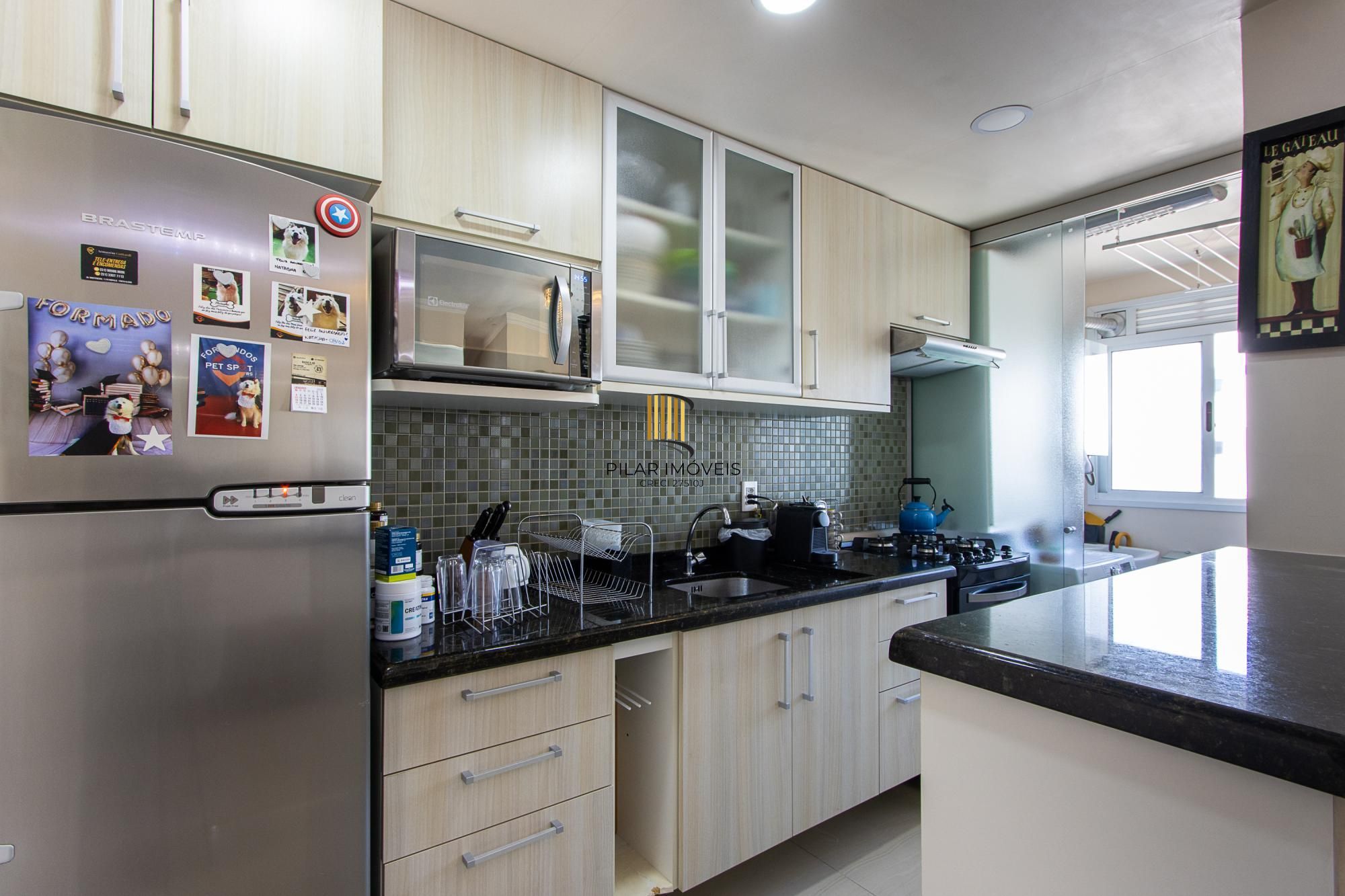 Apartamento, 2 dormitórios e 1 vaga, bairro Jardim Carvalho.