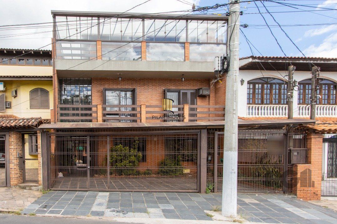 Casa para Venda - 500m², 4 dormitórios, sendo 1 suites, 4 vagas - Coronel Aparício Borges - Pilar Imóveis