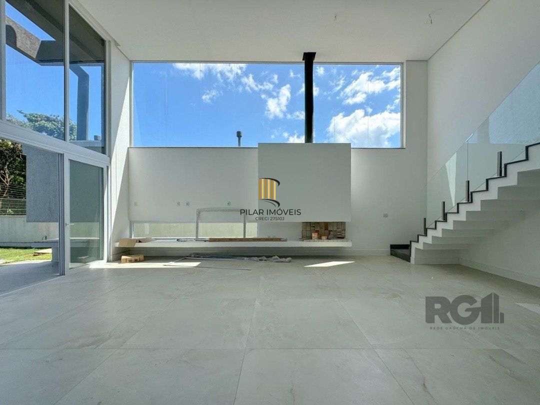 Casa Condominio para Venda - 300m², 4 dormitórios, sendo 4 suites, 2 vagas - Alphaville