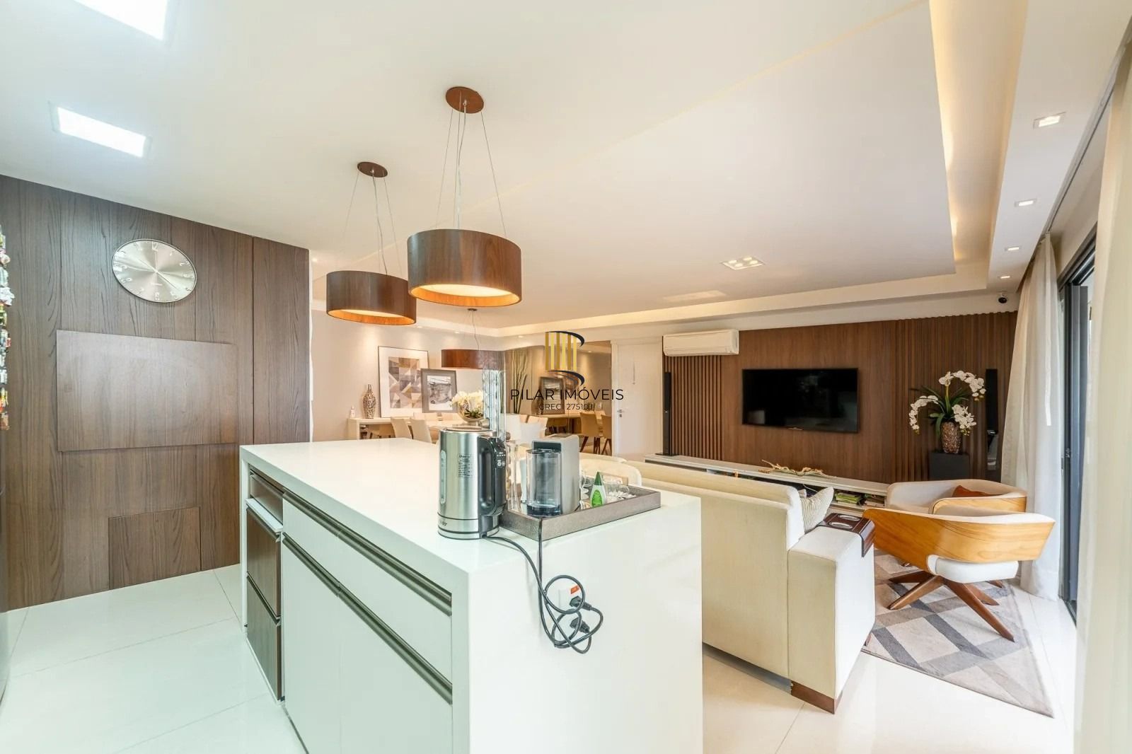 Apartamento 136 m² 3 suítes e 3 vagas de garagem no bairro Chácara das Pedras.