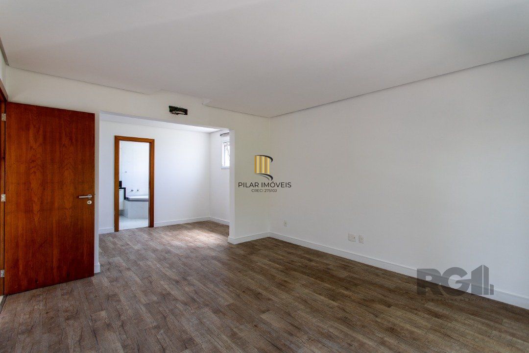 Casa  no condomínio Terra Ville , com aproximadamente 450m quadrados.