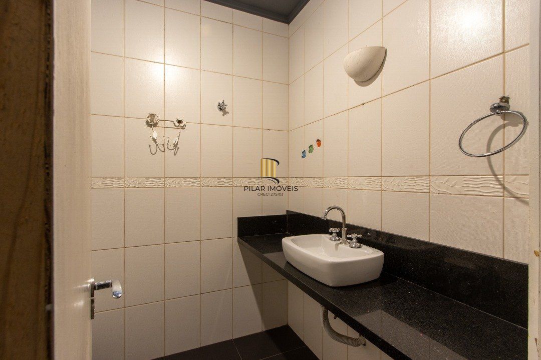 Casa 4 Dormitório(s) Bairro Tristeza