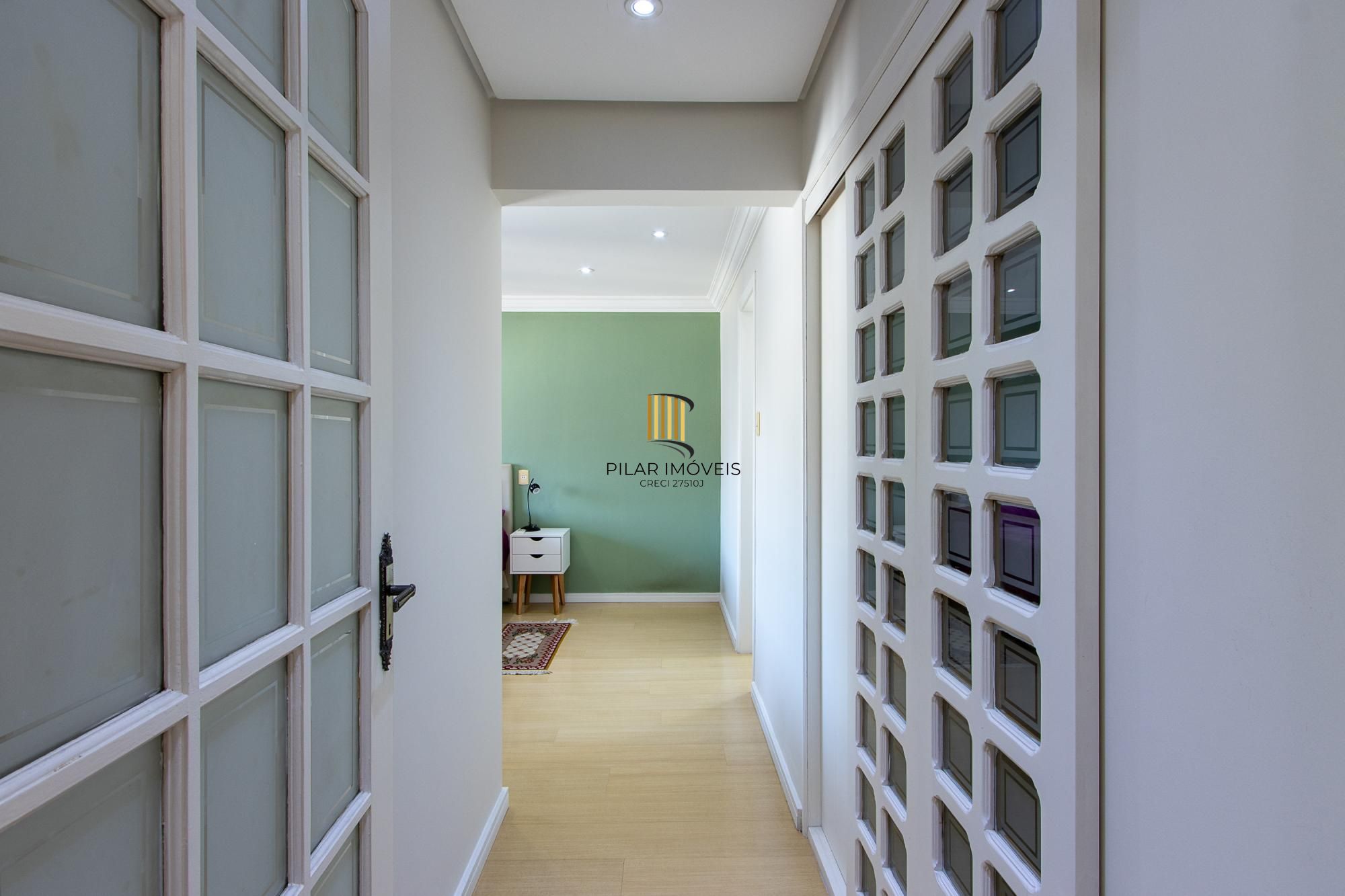 Cobertura com 2 dormitórios, incluindo 1 suíte.