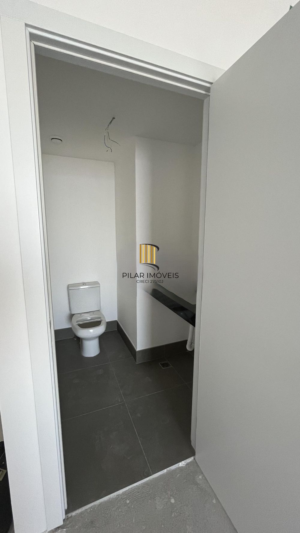 Sala Comercial 1 dormitório no bairro Praia de Belas