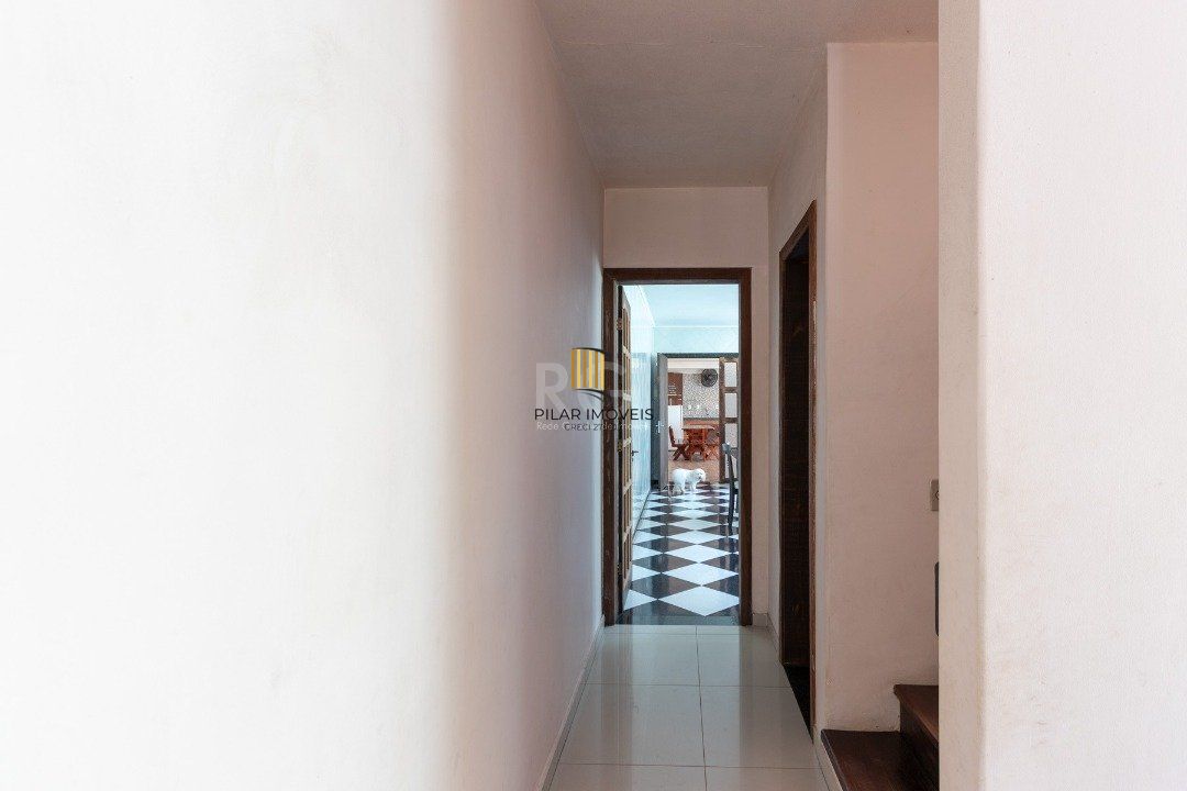 Sobrado para Venda - 356.93m², 4 dormitórios, sendo 2 suites, 4 vagas - Tristeza