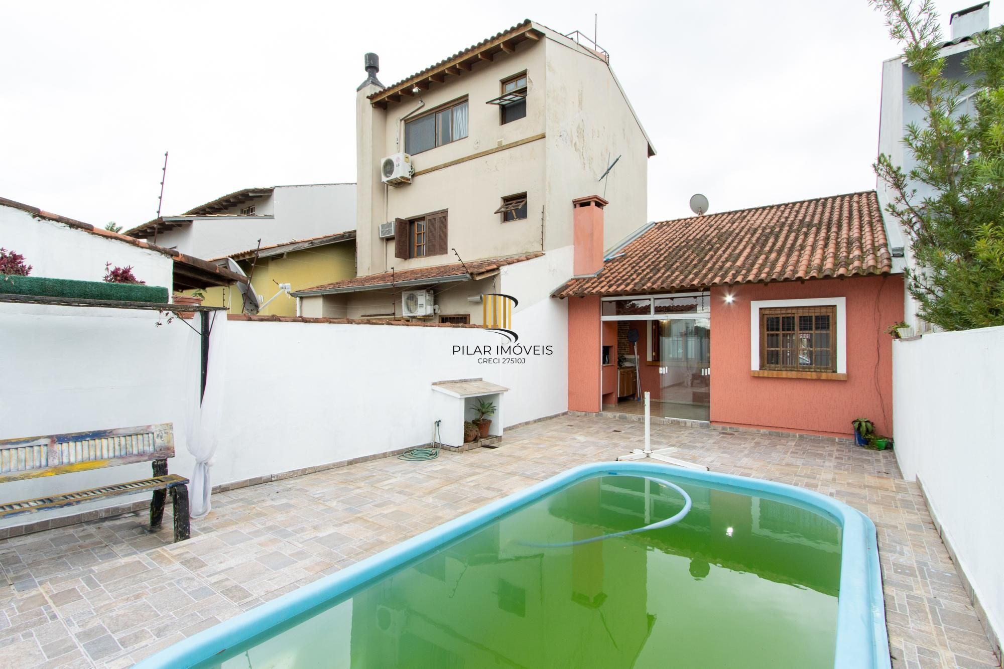 Casa térrea com 2 dormitórios I Bairro Hípica