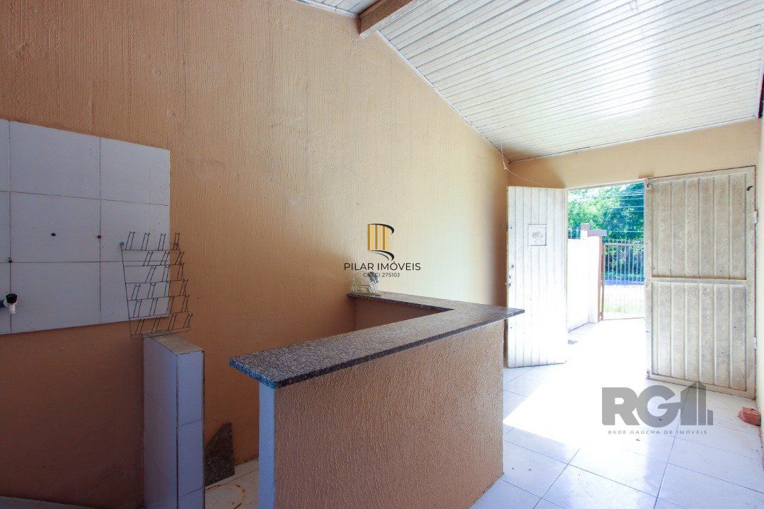 Casa de 2  dormitórios 1 vaga e um amplo pátio na Hípica Porto Alegre 