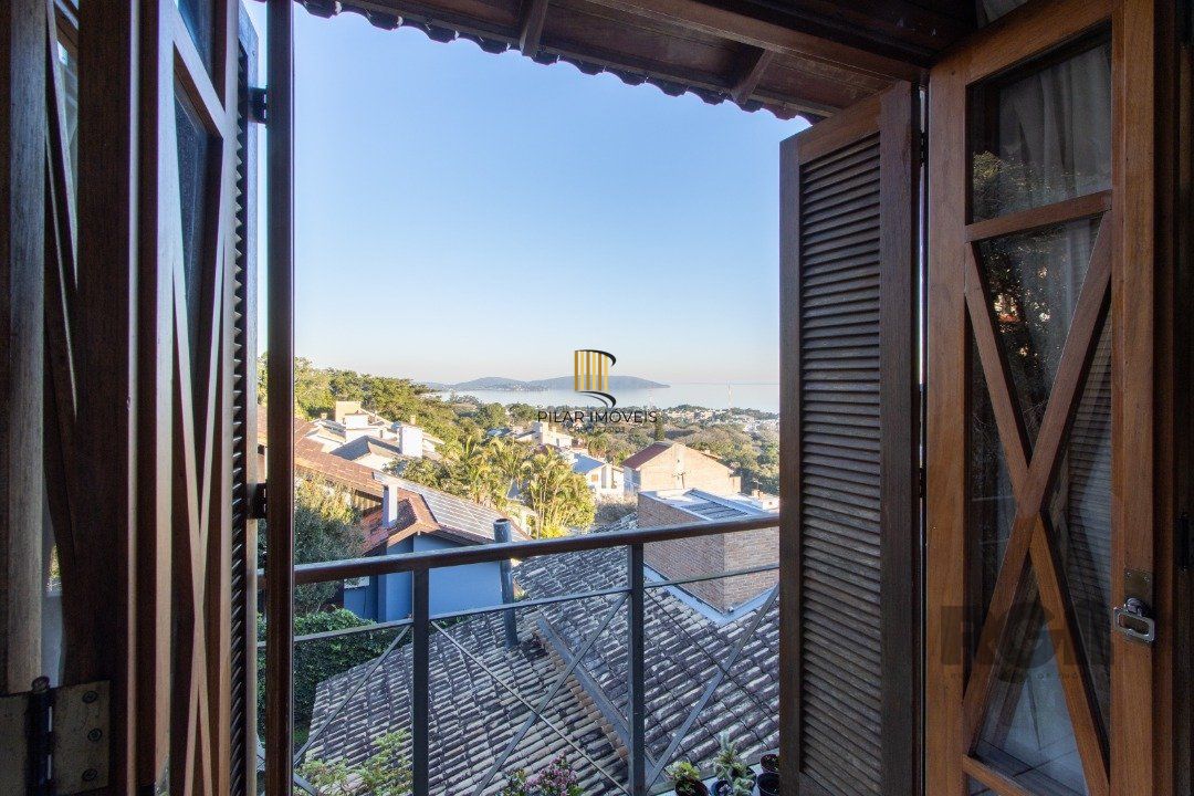 Casa de Condomínio 3 dormitórios no bairro Jardim Isabel