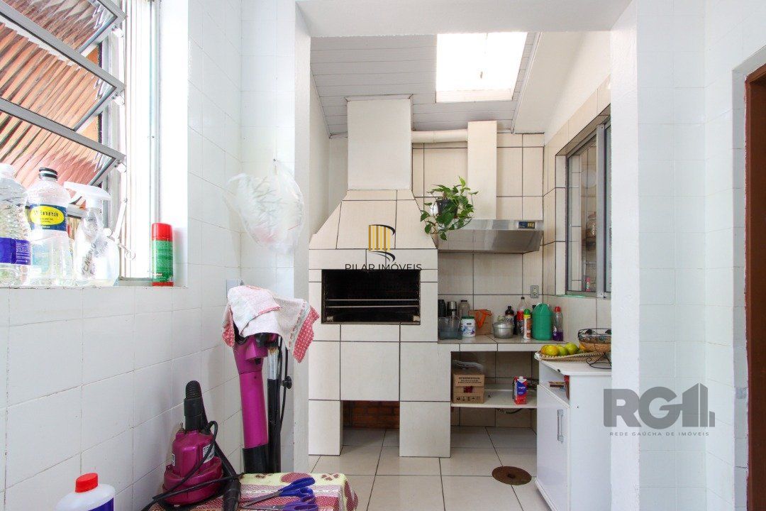 Casa térrea com  hall de entrada ,4 dormitórios