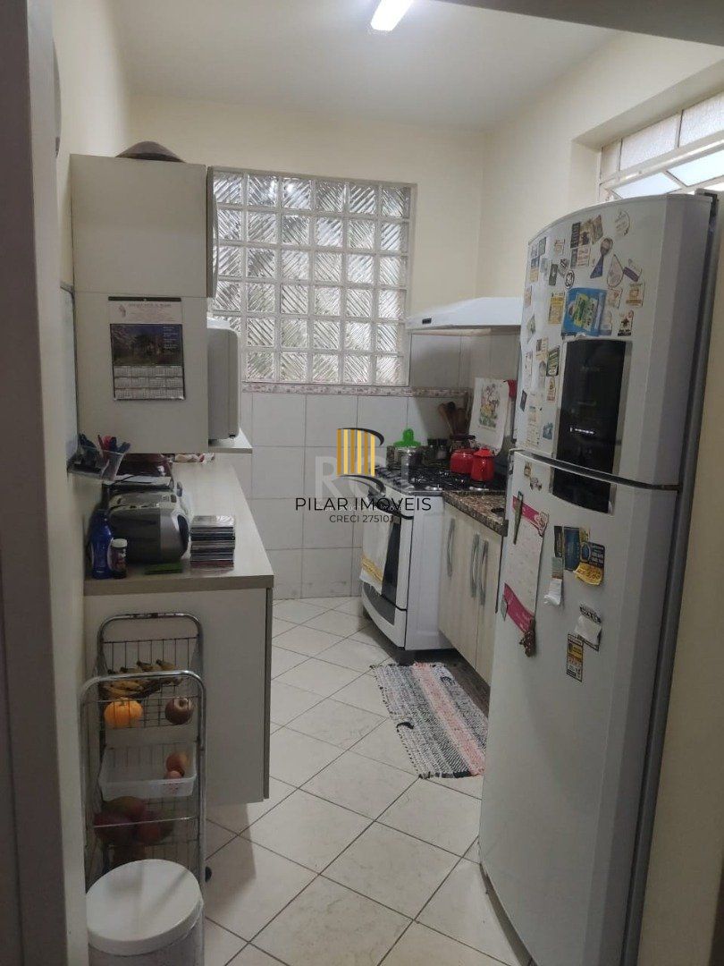 Casa para Venda - 205m², 3 dormitórios, sendo 1 suites, 2 vagas - Santo Antonio